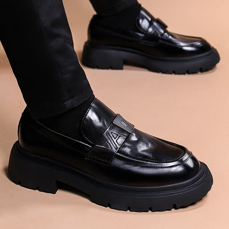 Sapatos masculinos de um Pedal preguiçoso 2026 novo estilo masculino aumentado sola macia sapatos de couro casuais mascu