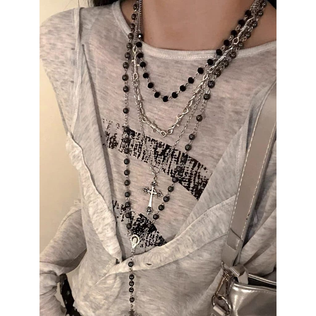 colar colar aço inoxidável Cruz escura pingente frisado longo colar feminino nicho Design elegante empilhamento clavíc