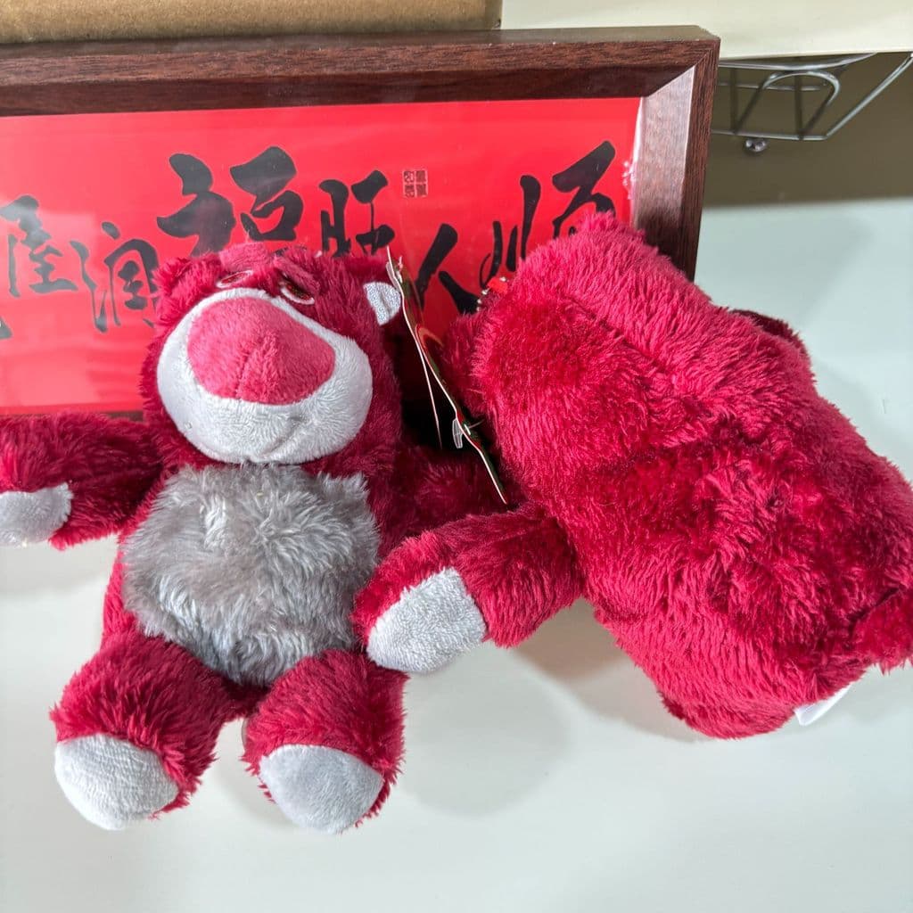 Bonito morango urso boneca brinquedo de pelúcia sabor morango urso vermelho urso de pelúcia boneca de grandes dimensões
