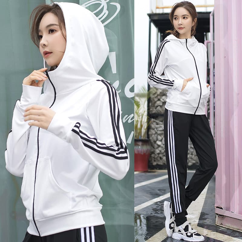 2026 novo estilo Yoga Wear terno feminino três barras de manga comprida esportes topo verão Casual correndo roupas de Fi