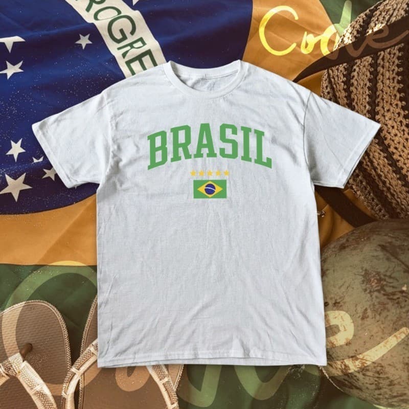 Camiseta Feminina "Brasil Vibes" T-Shirt Edição Copa do Mundo em Algodão Estampa Premium