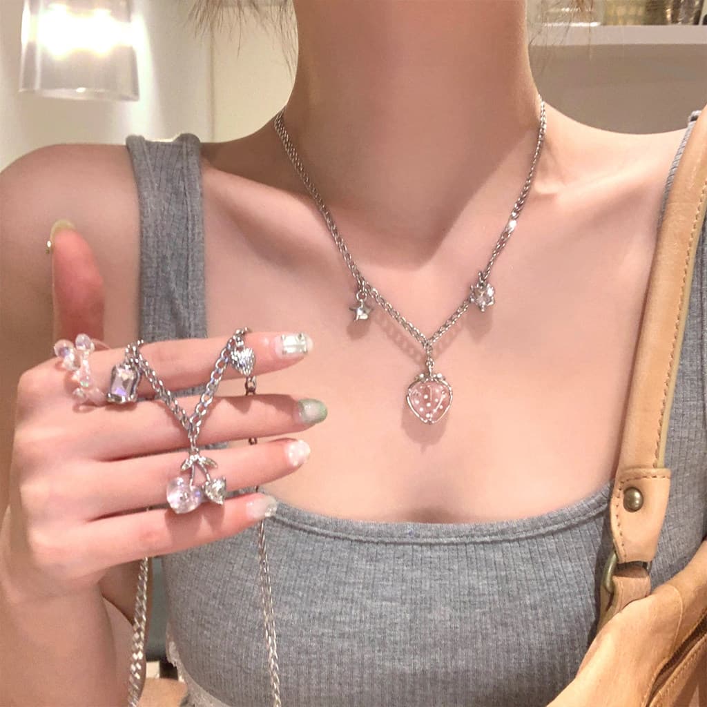 Menina quente doce estilo legal cristal piscando zircônio cereja morango pingente colar feminino empilhado clavícula cor