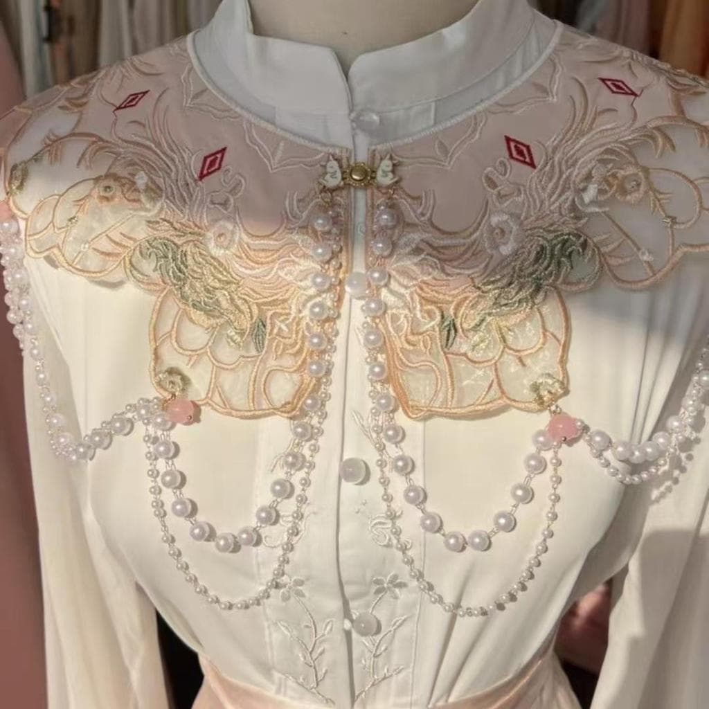 Linda nuvem ombro cavalo rosto saia acessórios Hanfu bordado antigo traje pérola Retro uniforme de solteiro estilo chinê