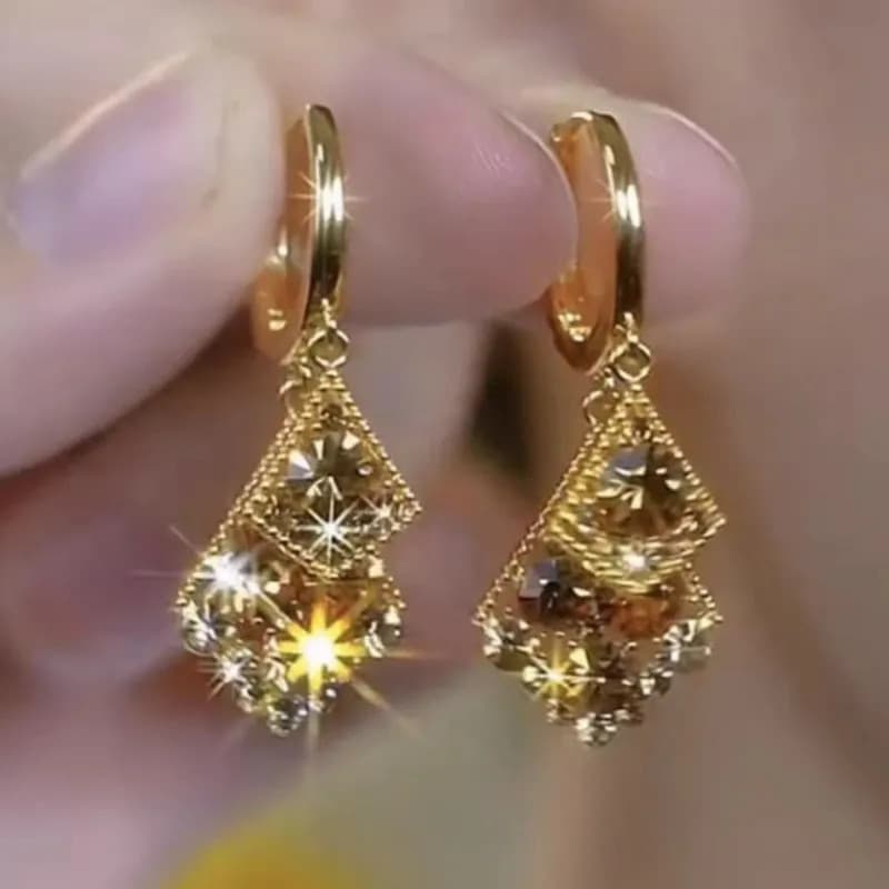 Brincos de diamante em formato geométrico de diamante champanhe incrustados são acessórios femininos elegantes, luxuosos