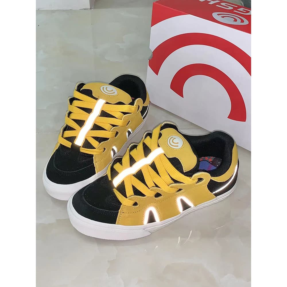 Peng cobra pequeno pato amarelo camurça masculino feminino casal estudante sapatos grossos língua pão sapatos Campus na