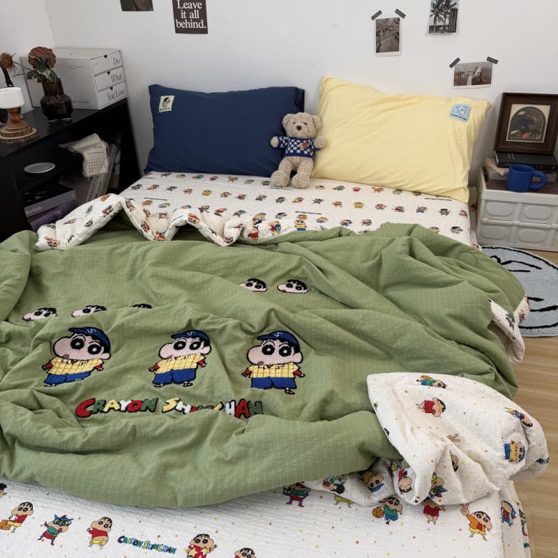 Crayon Shin-Chan Puff Algodão Colcha de verão Conjunto de quatro peças Colcha de ar condicionado dupla única lavável à m