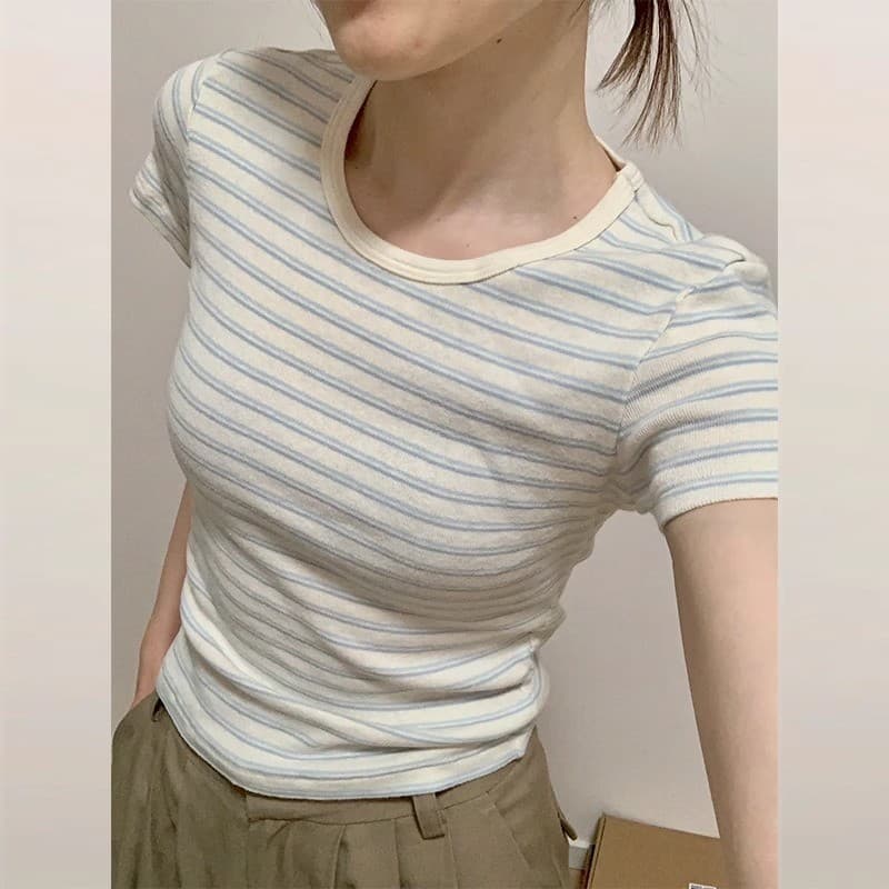 Camiseta de manga curta verão 2026 na moda americano listrado magro curto em torno do pescoço topo roupas femininas