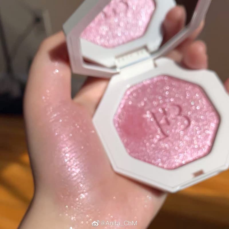Pó prensado iluminador monocromático Rihanna 3D 8g, pó prensado com iluminador de diamante, pó prensado de configuração
