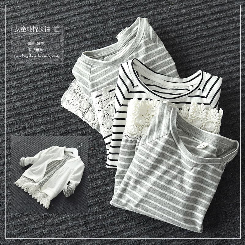 53899 Qingqing Camiseta infantil de algodão puro de manga comprida para meninas listrada costura renda gola redonda cami