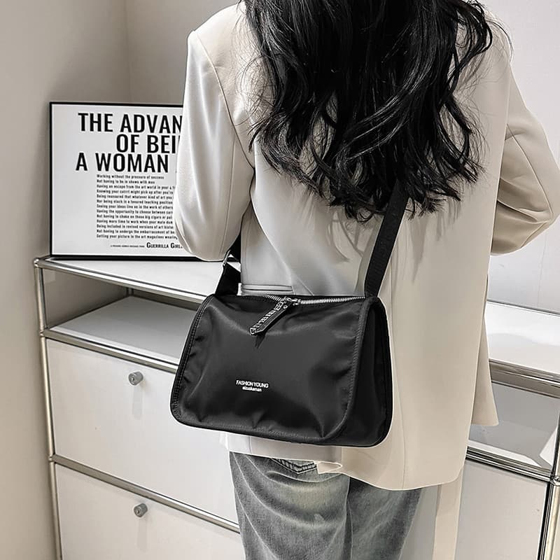 2024 Primavera Verão Novo Estilo Influenciador Leve Um Ombro Diagonal Bolsa Pequena Simples Moda Casual Pequena Bolsa Qu
