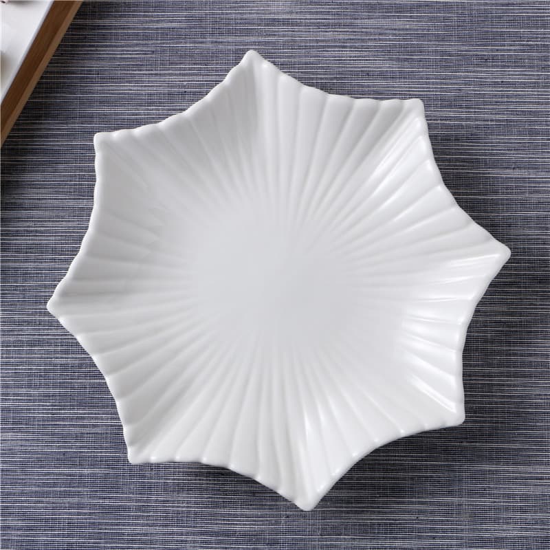 Prato de comida ocidental branco puro criativo cerâmica em forma especial utensílios de mesa domésticos prato Irregular