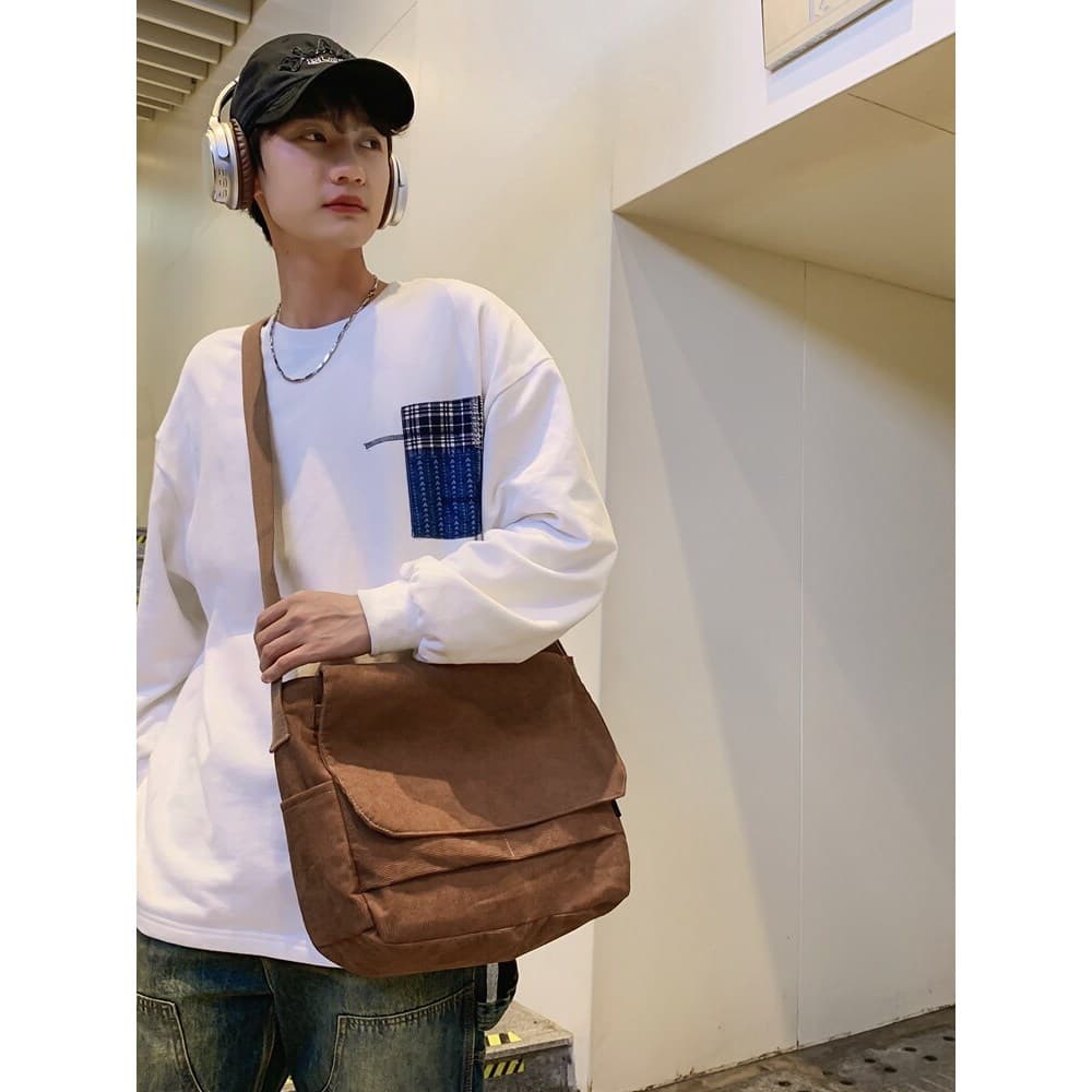 Bolsa mensageiro masculina novo estilo de grande capacidade bolsa escolar de estudante simples Retro cor sólida bolsa de
