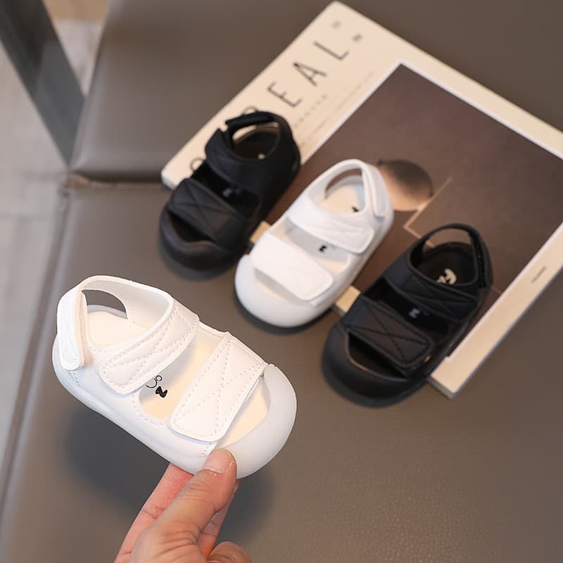 Sandálias de bebê 2024 verão novo estilo bebê criança sapatos sola macia meninos meninas crianças respirável Anti-desliz
