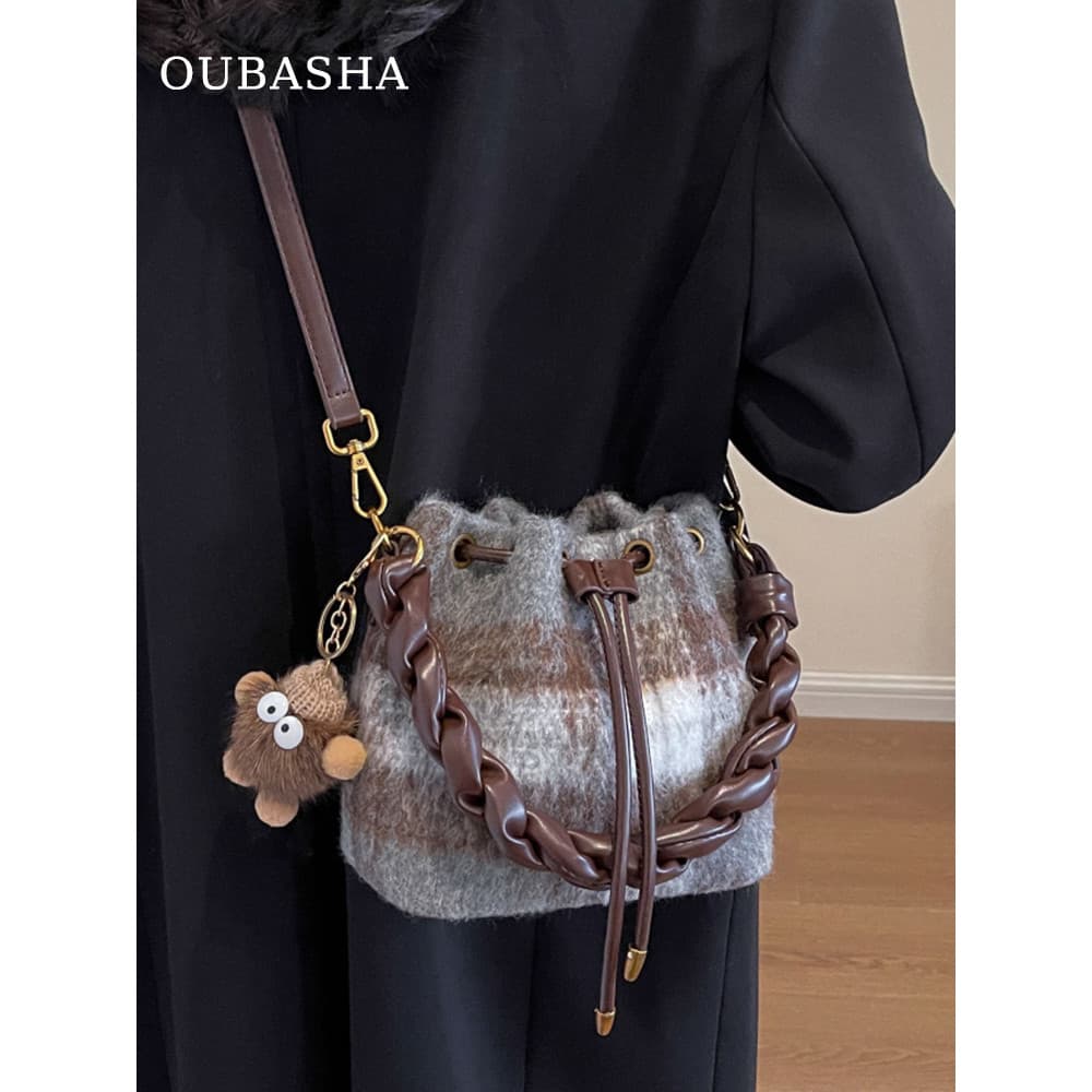 High-End Super quente pequeno saco senhoras 2026 novo estilo All-Match bolsa luz luxo nicho de venda quente Cross-corpo