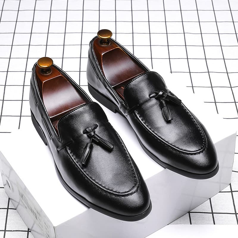 Sapatos casuais masculinos de couro de vaca