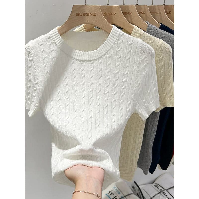 Camisola branca de manga curta feminina verão 2026 novo estilo Design sentimento elegante All-Match torção curto em torn