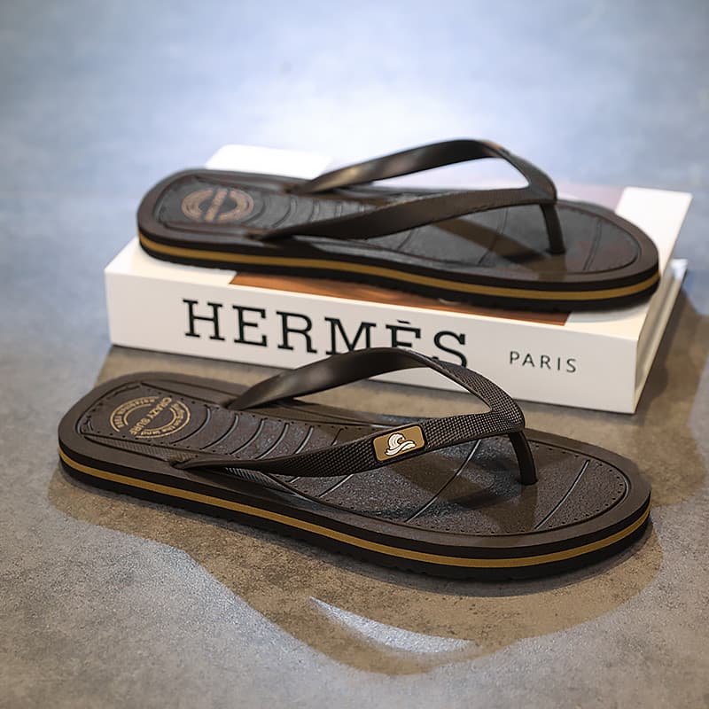 Chinelos masculinos 2026 novo estilo verão exterior Wear flops masculino ao ar livre antiderrapante vietnã Seaside sandá