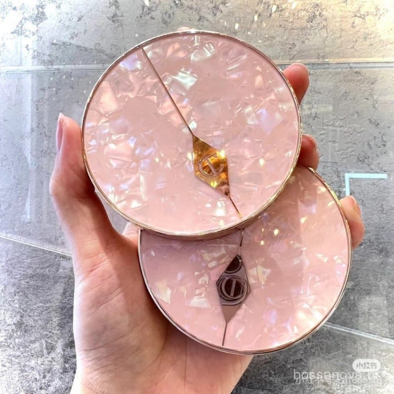 CHARLOTTE TILBURY/CT Disco de Pedra Preciosa para Maquiagem de Alto Brilho 7g Ilumina a Pele Opaca 3 em 1 Formato D