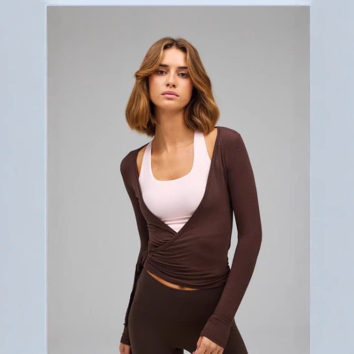 2026 primavera novo estilo de manga comprida esportes topo moda feminina camisola na moda