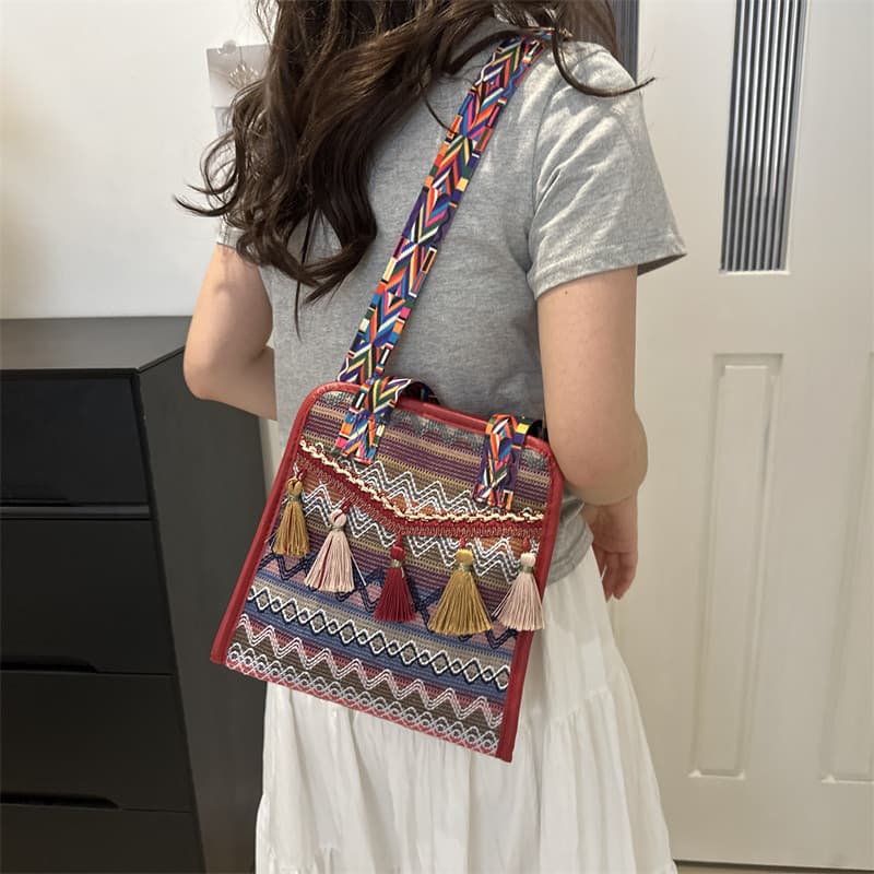 Novo estilo étnico borla saco do mensageiro bolsa de ombro pequeno feminino leve estilo étnico saco do mensageiro passei