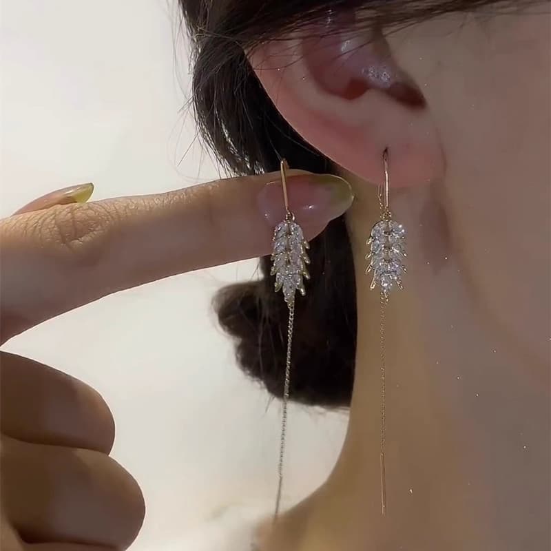 2026 novo estilo na moda ramo dourado Jade folha borla brincos primavera verão brincos feminino luz luxo High-End celebr