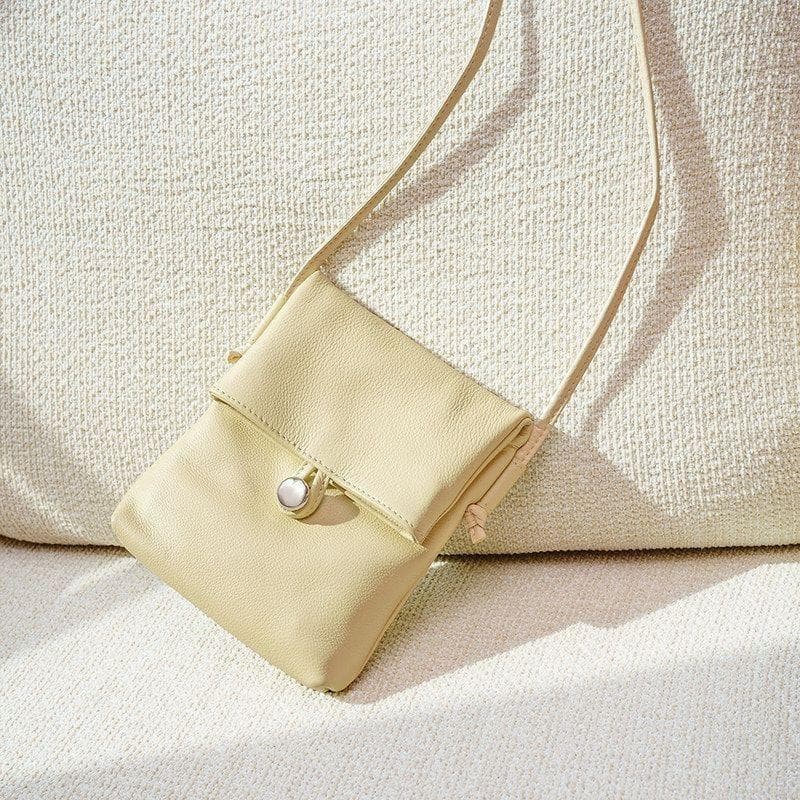 Bolsa para celular feminina 2026 primavera verão novo estilo Mini bolsa pequena moda estilo Vertical primeira camada mud