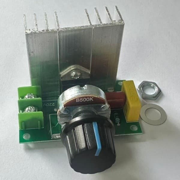 Silício controlável importado 4.000W Regulador de tensão de silicone controlável Regulação de pressão de silicone contro