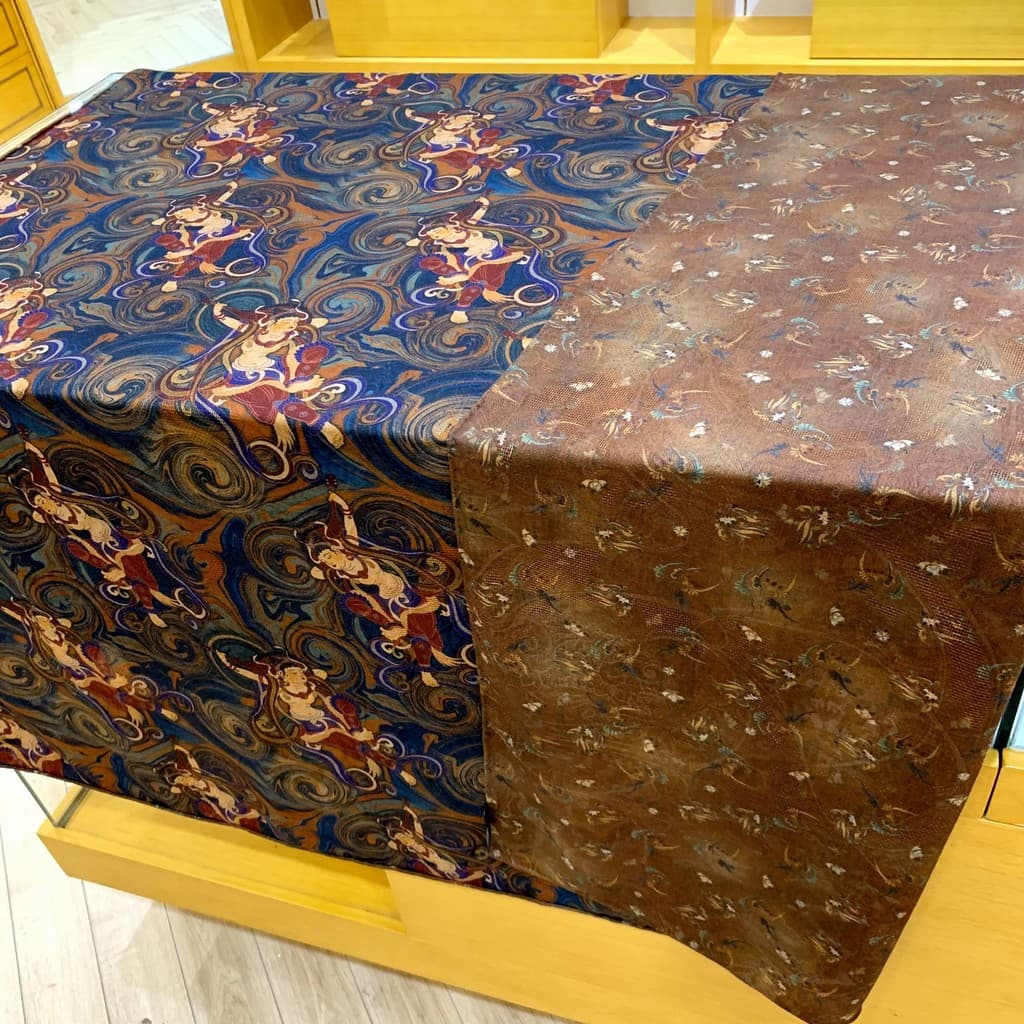 High-end nacional na moda Dunhuang voando luz luxo lã de seda Jacquard 135 grande lenço quadrado feminino high-end velud
