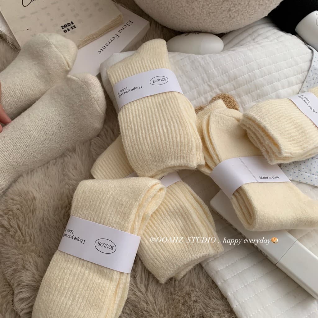 Armadilha suave ~ inverno cor sólida engrossado quente armazenamento meias de lã colorido pilha meias All-Match masculin