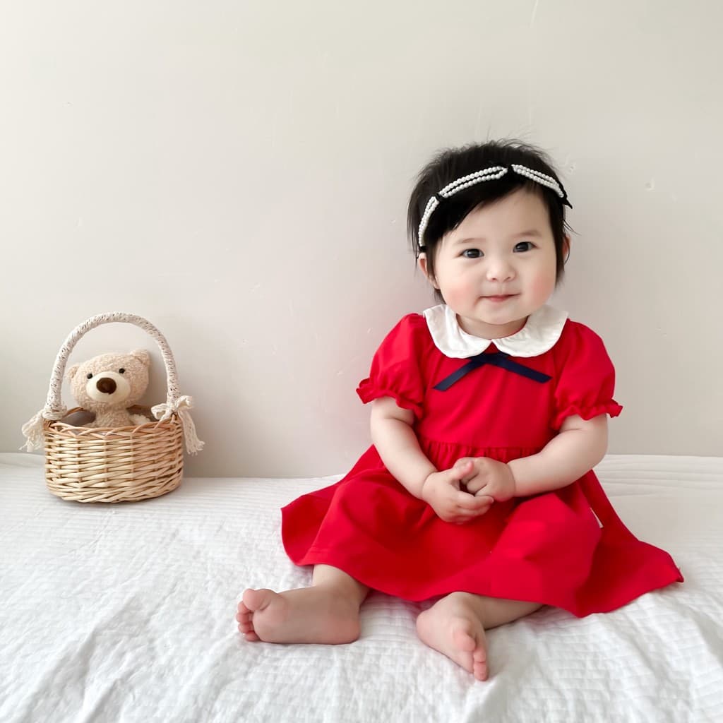 Bebê um ano de idade vestido vermelho manga curta estilo fino estilo ocidental bebê menina mês cheio vestido um ano de i