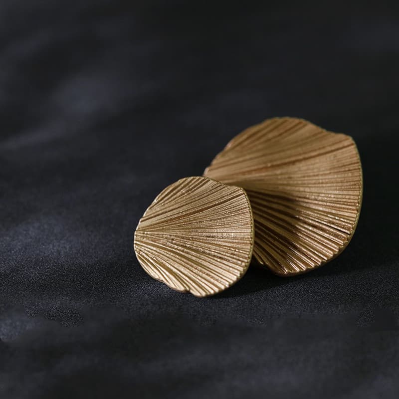 10 Peças/Lote 30mm Botões Grandes Para Costura Dourado Fan-shaped De Metal Roupas De Lã Das Mulheres Trench Coat Casaco