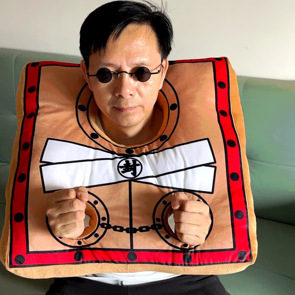 Influenciador criativo manilhas dos desenhos animados engraçado algemas travesseiro brinquedo de pelúcia boneca chapelar