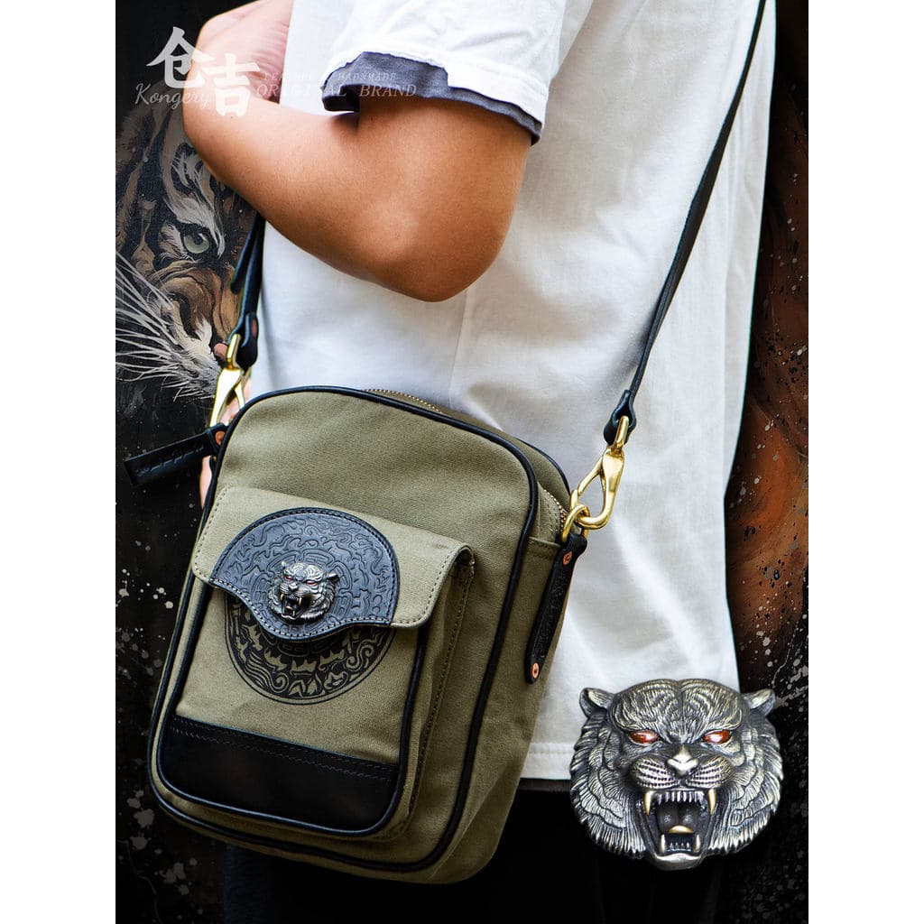 [Tiger Roaring Fengyun] Bolsa de ombro Original!Kuji Bolsa de lona retrô masculina feita à mão Bolsa mensageiro de couro