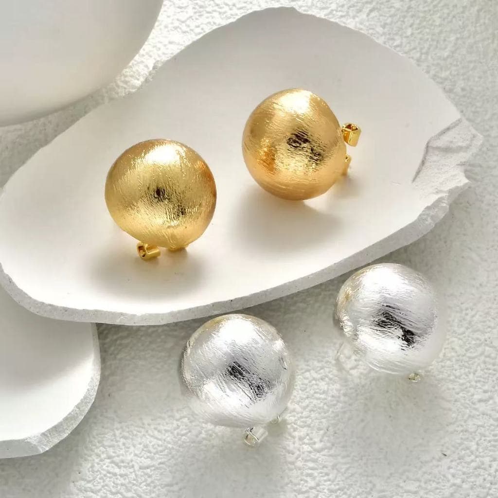 Joias Brincos Modelo Esfera Aço Inoxidável Dourada Textura Escovada Moda Clássica Anti-alérgica