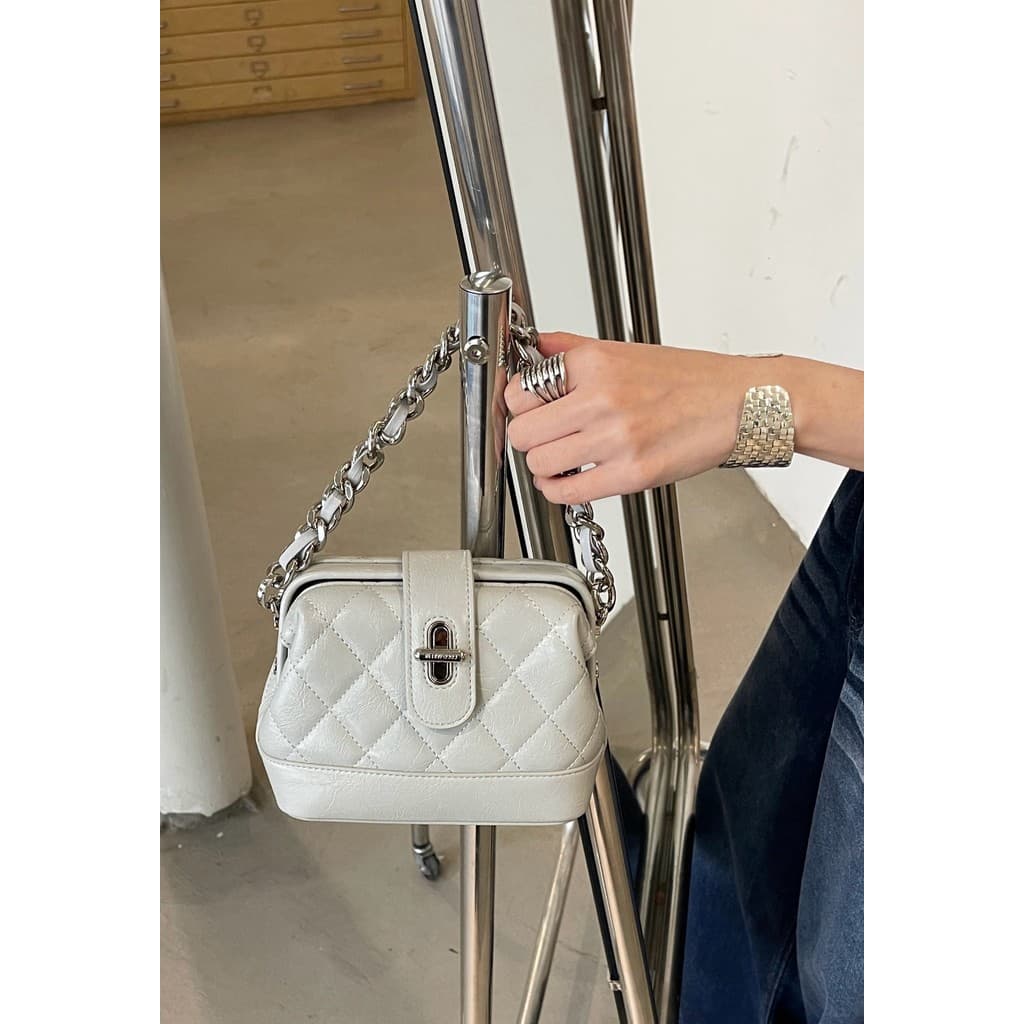 VOMAS Street Wear luz luxo bolsa feminina 2026 novo estilo High-End moda Lingge europeu americano Casual All-Match um om