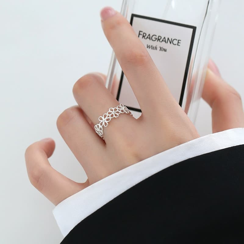 anel de namoro anel solitario Flor simples círculo anel feminino 2023 novo estilo de venda quente na moda anel aberto lu