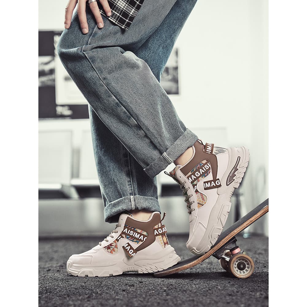 2026 Novo estilo de sola grossa sapatos masculinos de alta qualidade combinando com cores versão coreana Casual All-Matc
