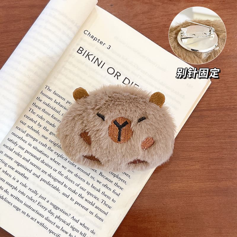 Kapibara broche de pelúcia pino capivara boneca saco roupas decoração dos desenhos animados bonito pingente ornamentos