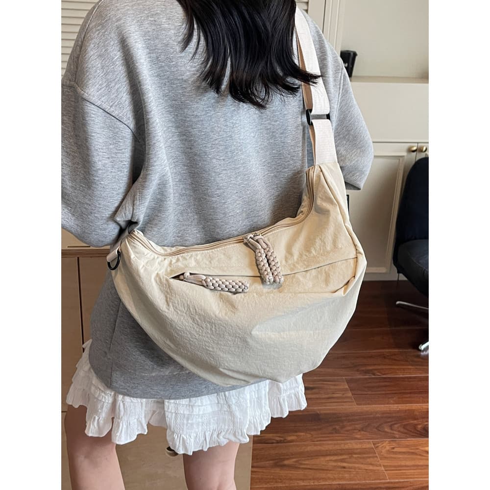 Bolsa de lona de grande capacidade feminina 2025 novo estilo leve saco do mensageiro lazer bolinho saco esportes viagem