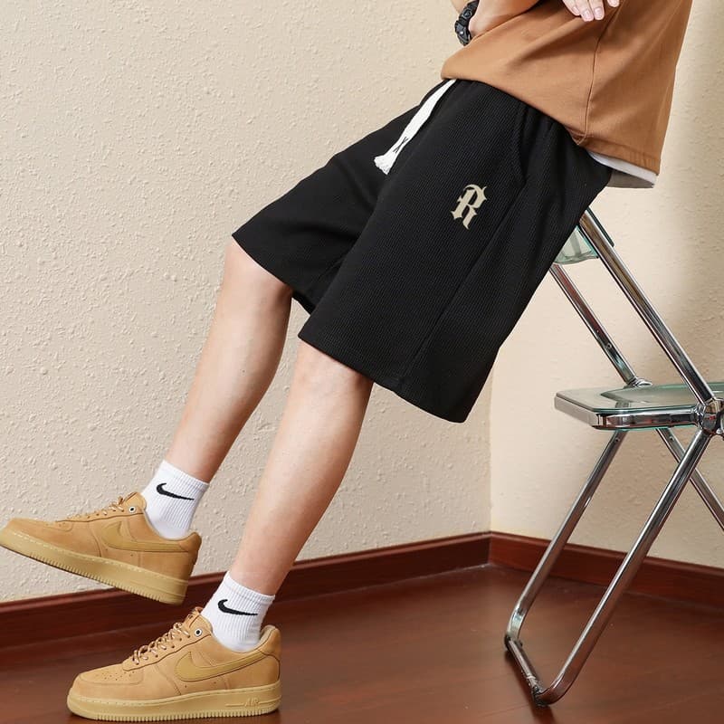 Verão Waffle Shorts masculinos solto Casual estudante juventude na moda gelo seda calças de cinco pontos elástico calças