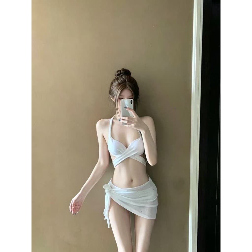 2026 novo estilo maiô feminino seios pequenos reunidos biquíni primavera quente High-End sentido terno de três peças fér