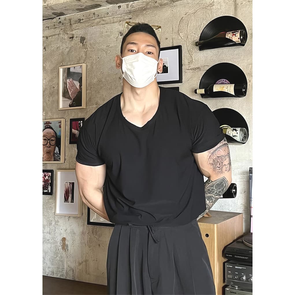 Americano resistente estilo em forma de u puxar gola camiseta músculo masculino gelo seda algodão solto manga curta baix
