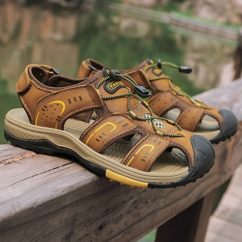 2025 novo estilo sapatos masculinos de tamanho grande moda Casual sandálias respiráveis sapatos de praia Baotou couro ge