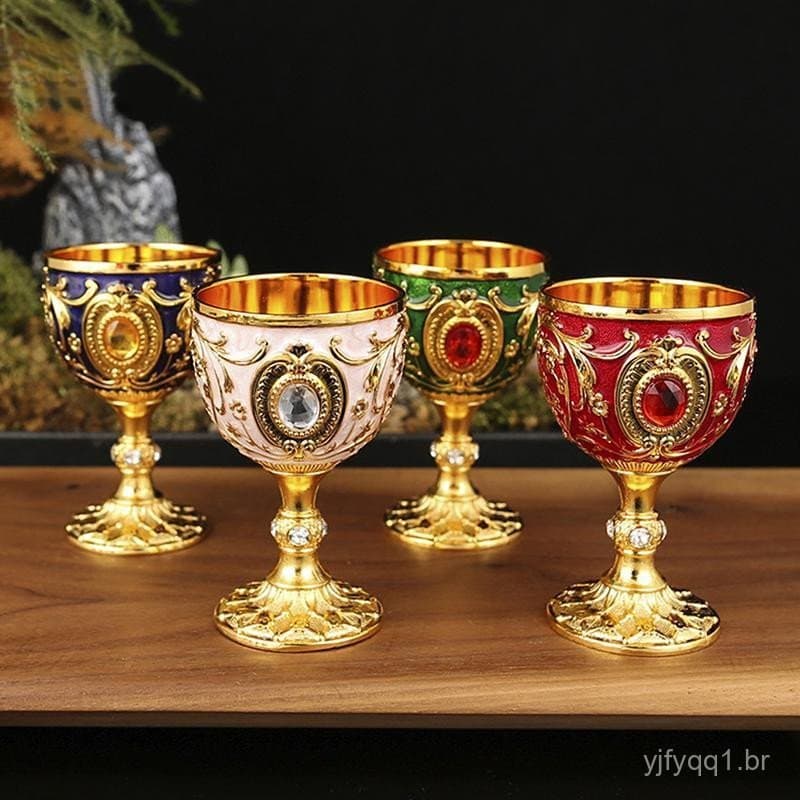 Copo de dose: taça de vinho clássica em metal com relevo, estilo retrô. Ideal para bares, restaurantes e outros ambiente