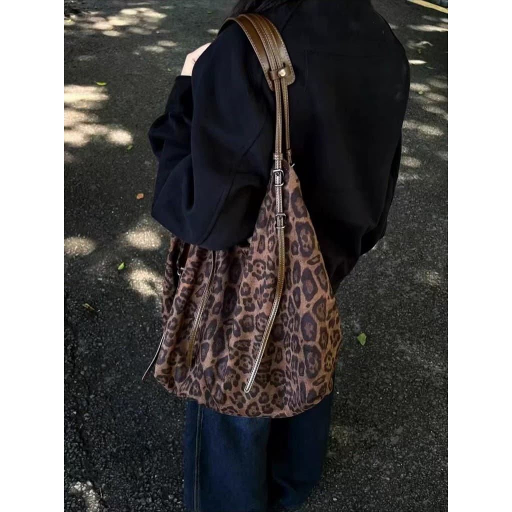 2026 início do outono novo estilo preguiçoso sensação solta Retro leopardo impressão saco feminino grande capacidade sac