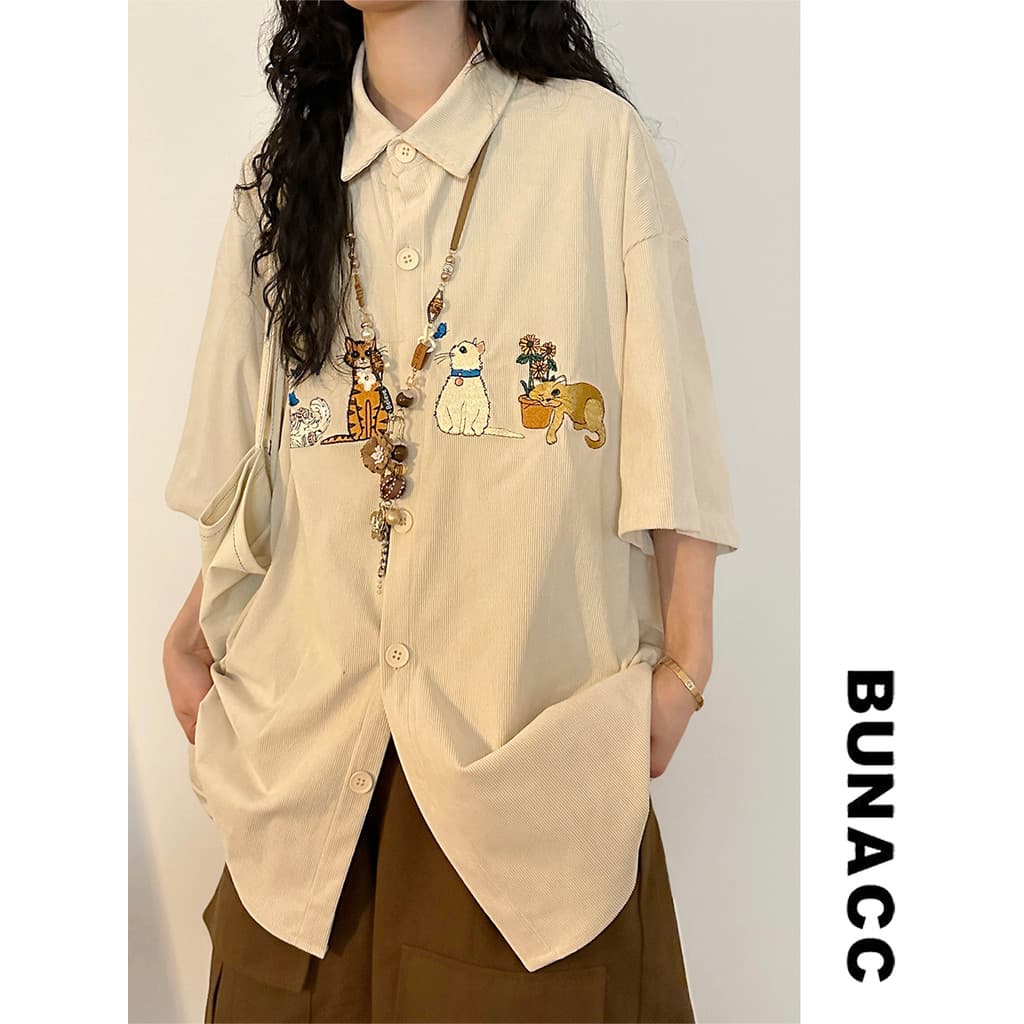 Verão japonês Retro solto diversão bonito gato bordado literário Casual All-Match camisa de manga curta topo masculino f