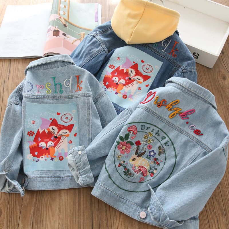 Meninas estilo ocidental jaqueta jeans médio grande crianças dos desenhos animados jaqueta curta bebê solto topo Cardiga