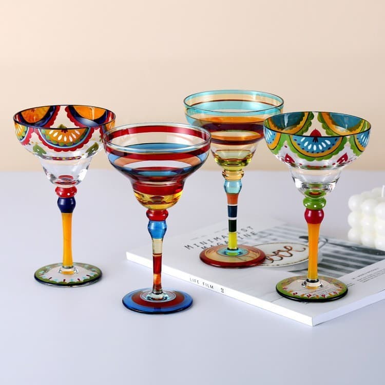 Copo de vinho criativo exclusivo pintado à mão, Margarita, vidro de cristal pintado, triângulo, barra de taça de vidro