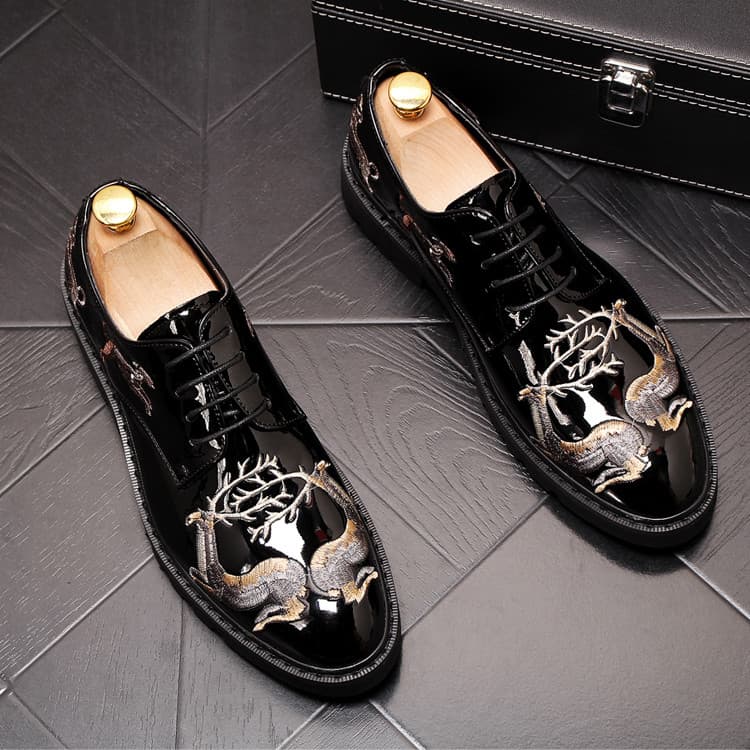 Sapatos de couro bordados masculinos da moda única moda interior aumentando sapatos masculinos de cano baixo mocassins j