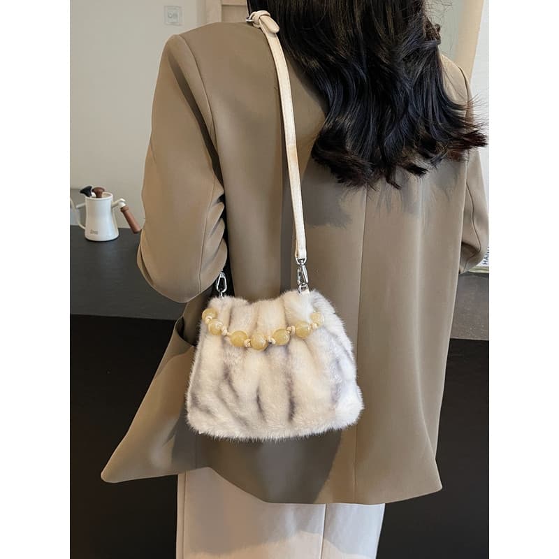 2026 novo estilo moda grande capacidade outono inverno saco peludo feminino nicho sacola All-Match Commuter Shou